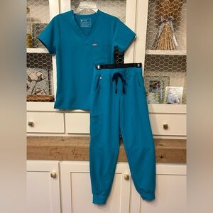 Figs Teal Scrub Set with Catrina Top and Zamora Jogger Pants